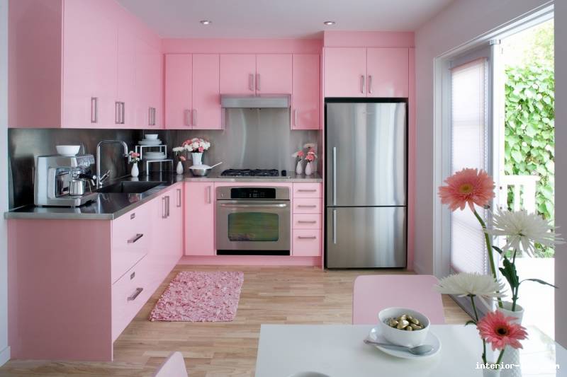 Кухня в розовом цвете
