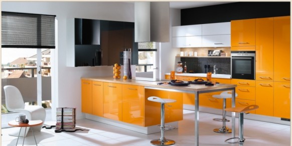 Оранжевый в дизайне кухни