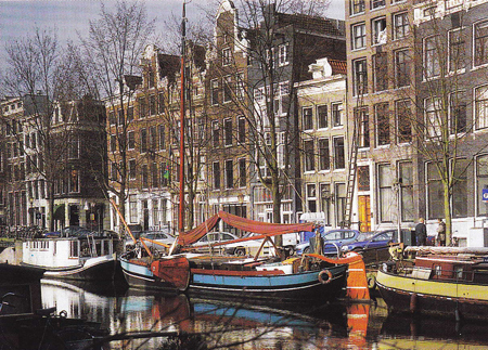 Интерьер квартиры в старом Амстердаме 